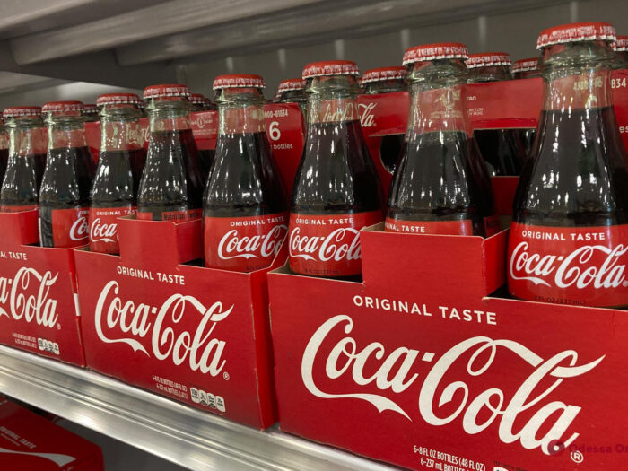 Coca-cola прекратит выпуск и продажу продукции в России