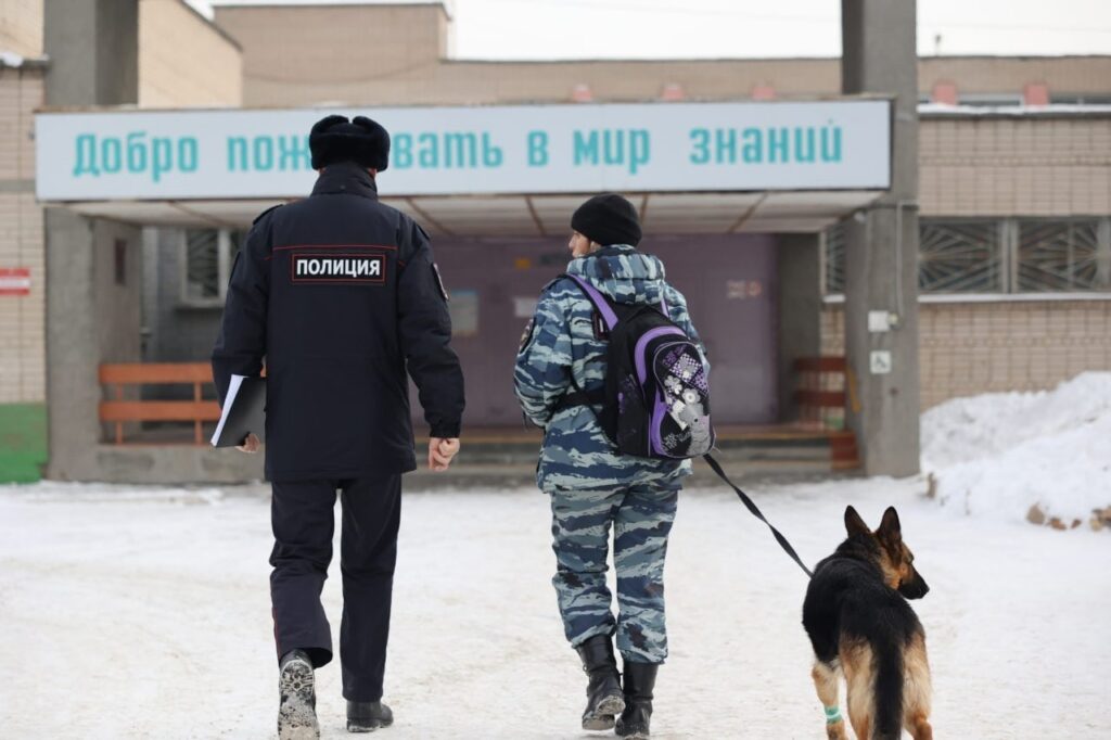 В ростовские школы снова поступают сообщения о минировании