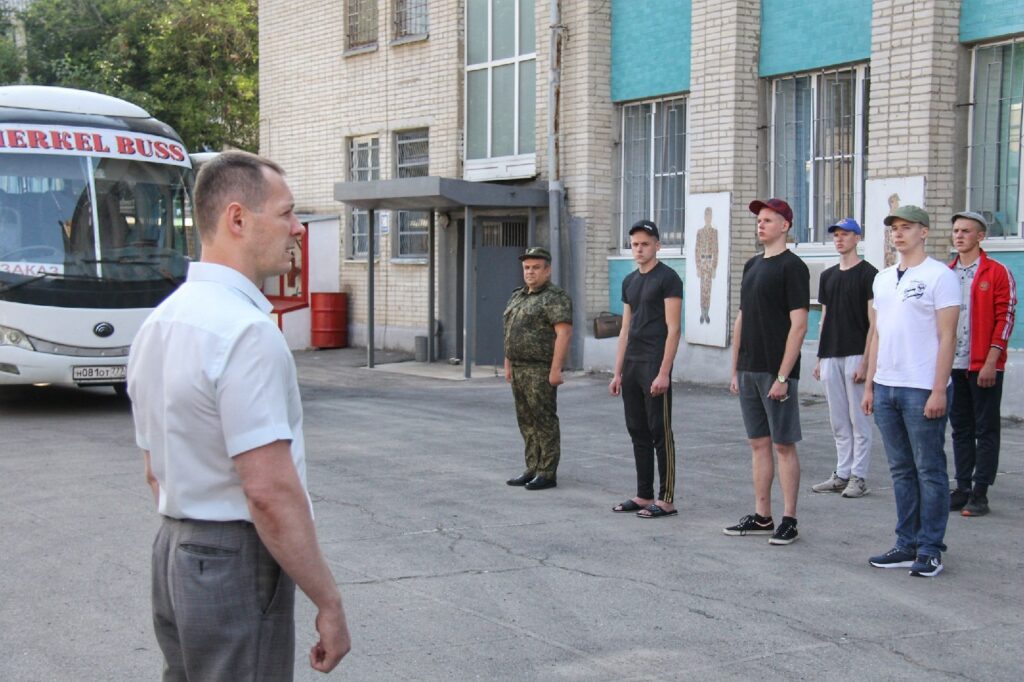 Призывники из Азова и Азовского района отправились на военную службу