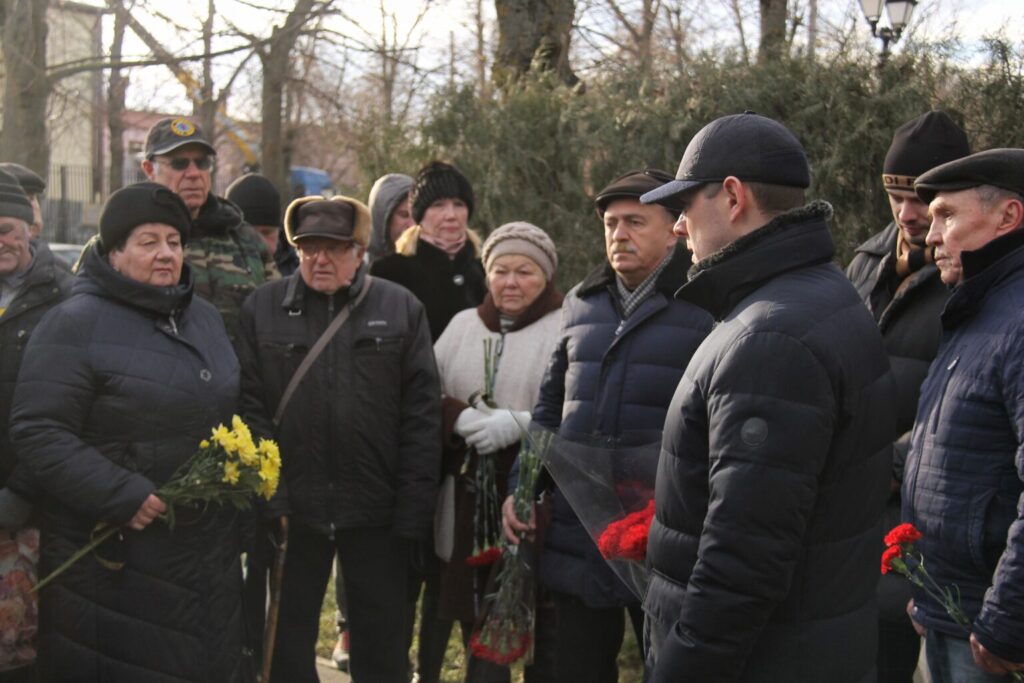 Азовчане почтили память чернобыльцев