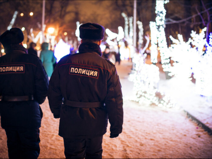 Азовские полицейские и спасатели перейдут на усиленный режим работы