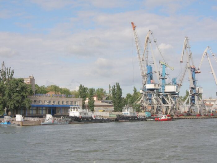 Водный транспорт свяжет Азов и Ростов