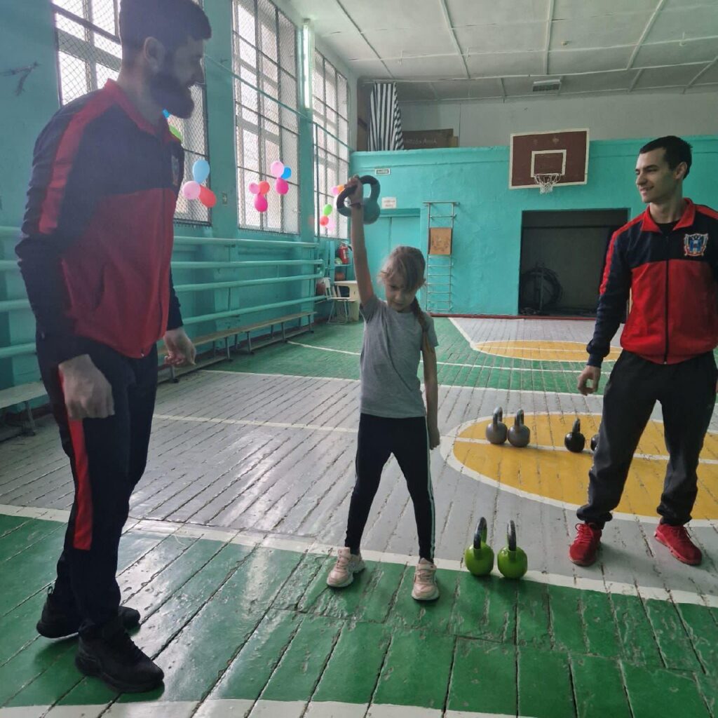 Профессиональные спортсмены проведут уроки для школьников Азовского района