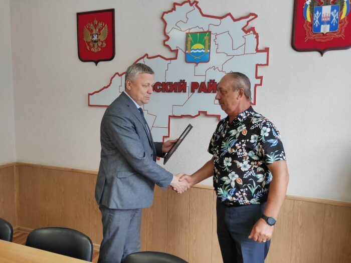 Глава администрации Азовского района провел встречу с предпринимателями
