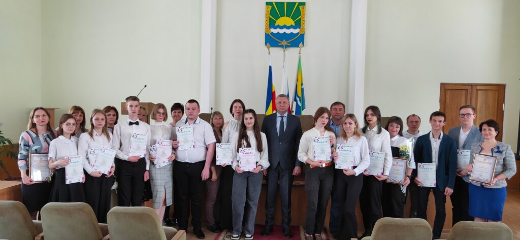 В Азовском районе наградили победителей и призеров регионального этапа Всероссийской олимпиады школьников