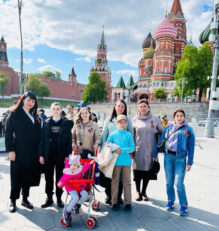 Семьи участников СВО посетили Парад Победы в Москве