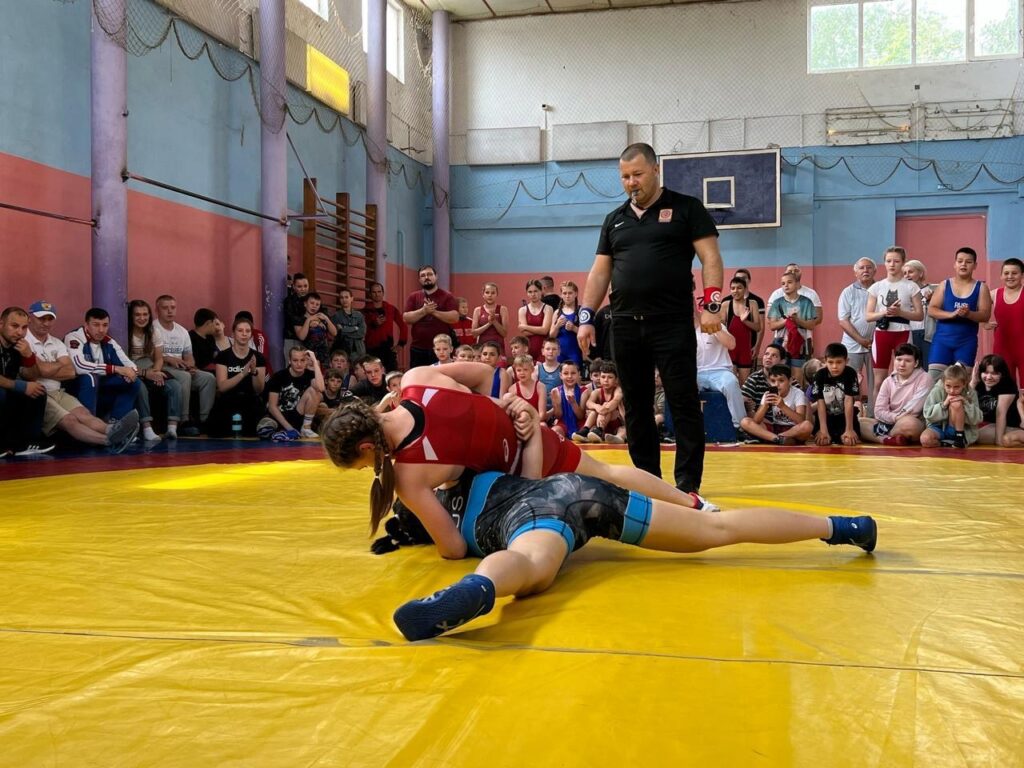 В Азовском районе проходит областной турнир по вольной борьбе