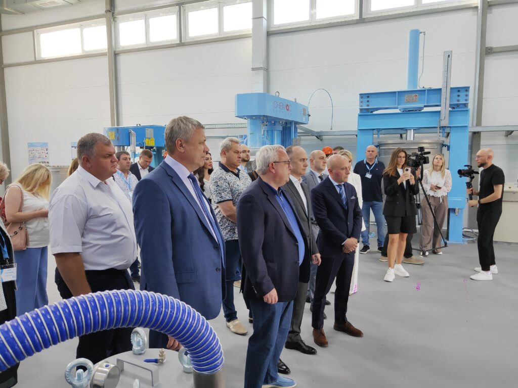 На заводе "О3-Коутингс" открыли новую производственную линию