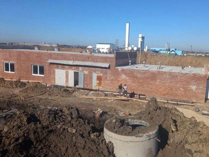 В Азовском районе капитально ремонтируют водопроводно-насосную станцию