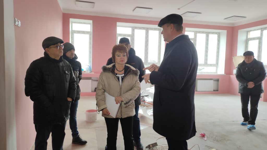 Группа "Губернаторского контроля" проверила темпы строительсва д/с в Головатовке