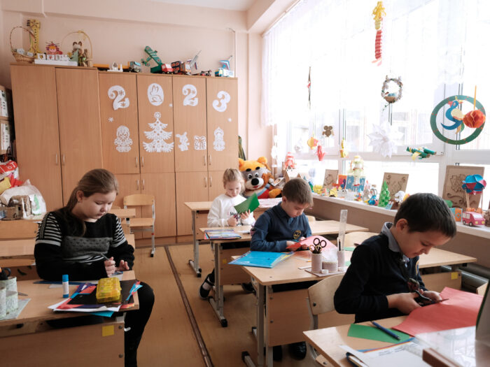 Школы Азовского района перешли на особый режим работы