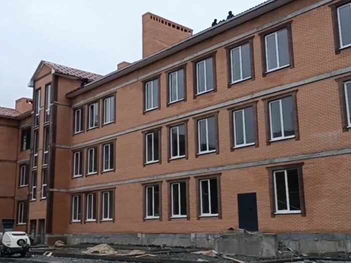 Школу в Азове строят с опережением графика