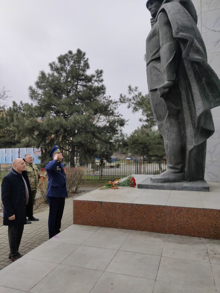 В Азовском районе почтили память павших защитников Отечества
